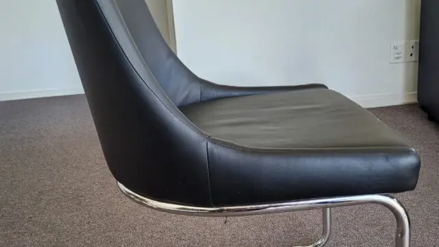 1000027289